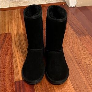 Minnetonka Black Womens Boots